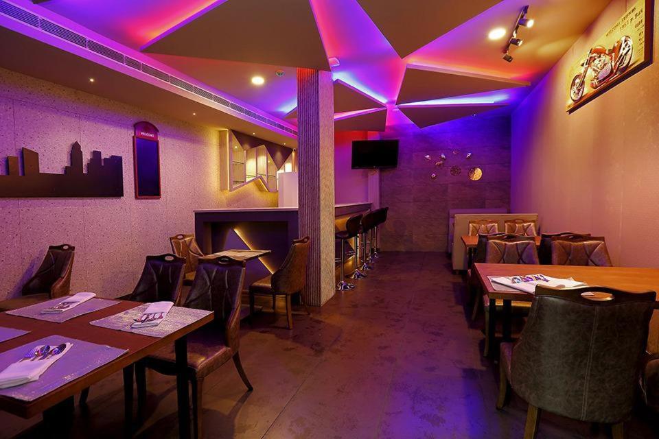 Hotel New York Square Котаям Екстериор снимка