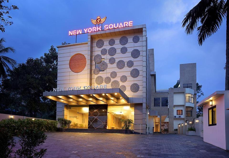 Hotel New York Square Котаям Екстериор снимка