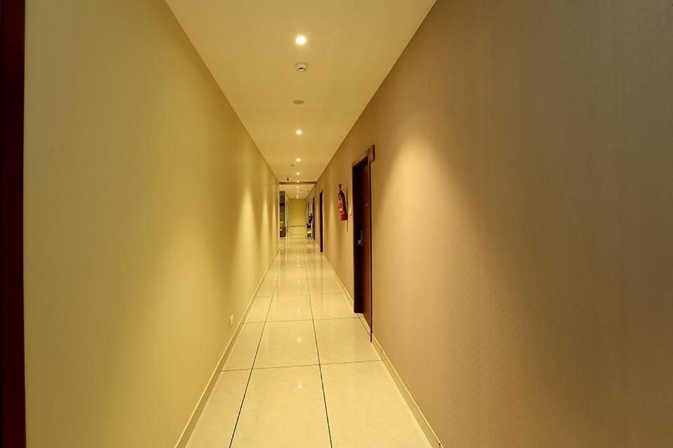 Hotel New York Square Котаям Екстериор снимка
