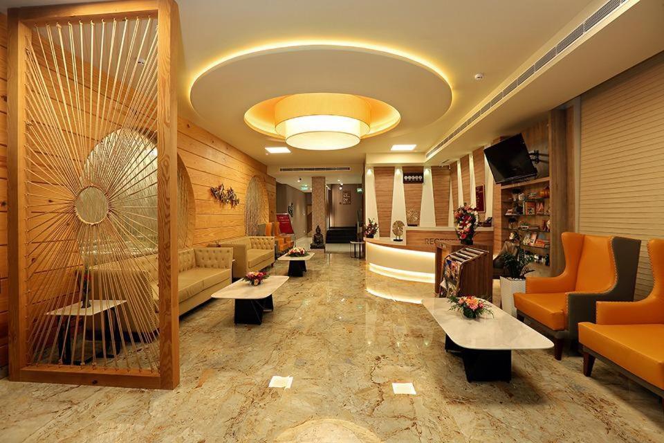 Hotel New York Square Котаям Екстериор снимка