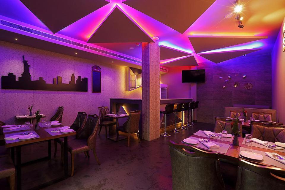 Hotel New York Square Котаям Екстериор снимка