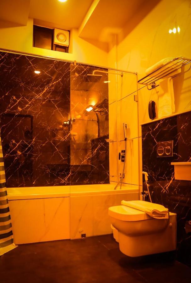 Hotel New York Square Котаям Екстериор снимка