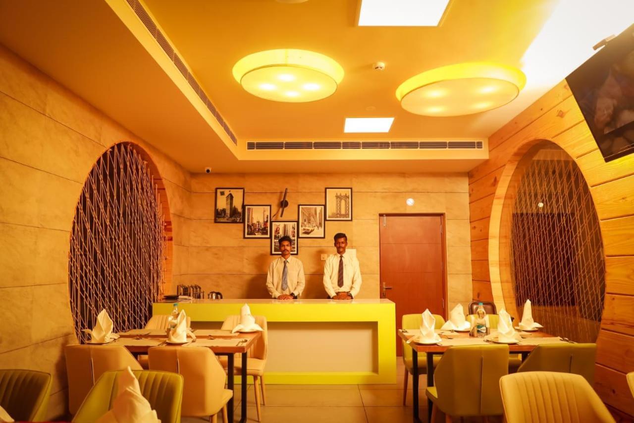 Hotel New York Square Котаям Екстериор снимка