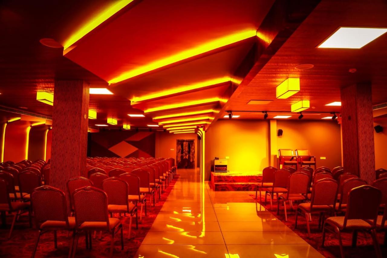 Hotel New York Square Котаям Екстериор снимка